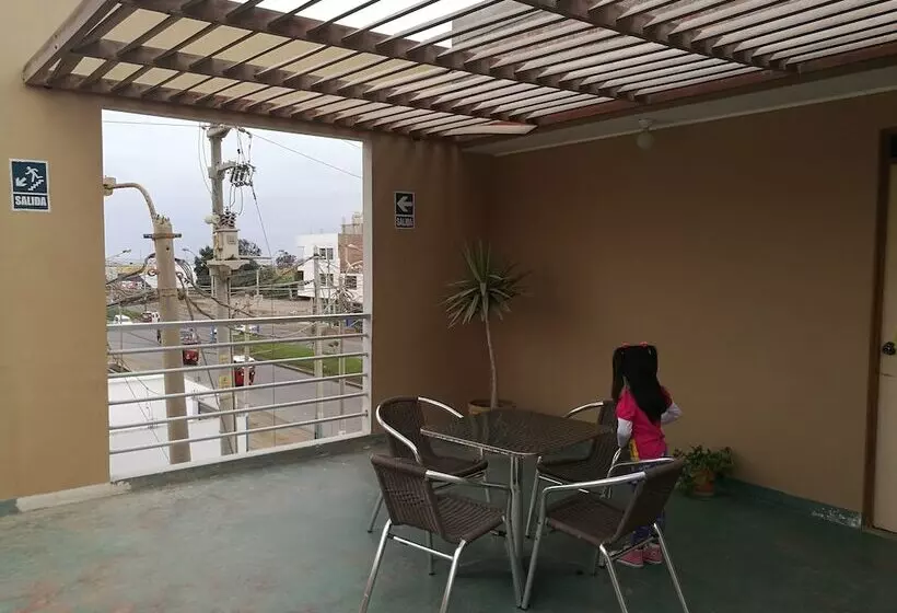 Hostal Shalom