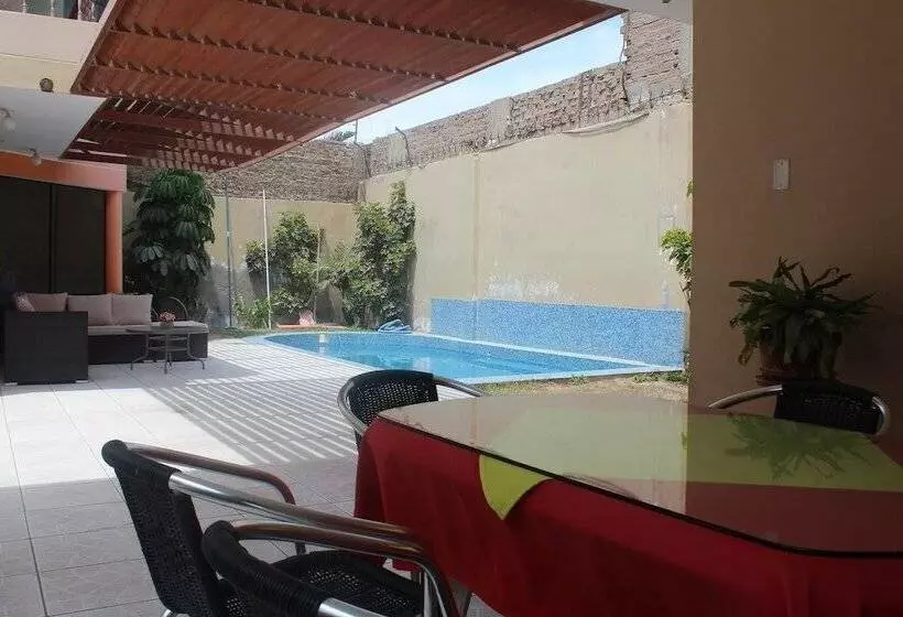 Hostal Shalom