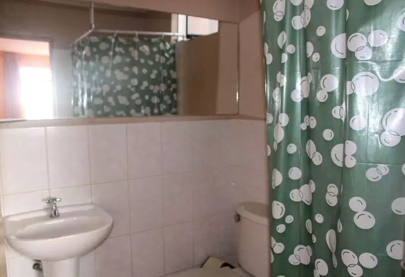 Hostal Shalom