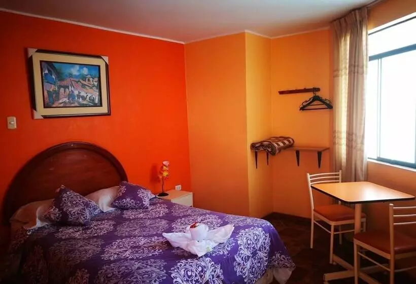Hostal Shalom