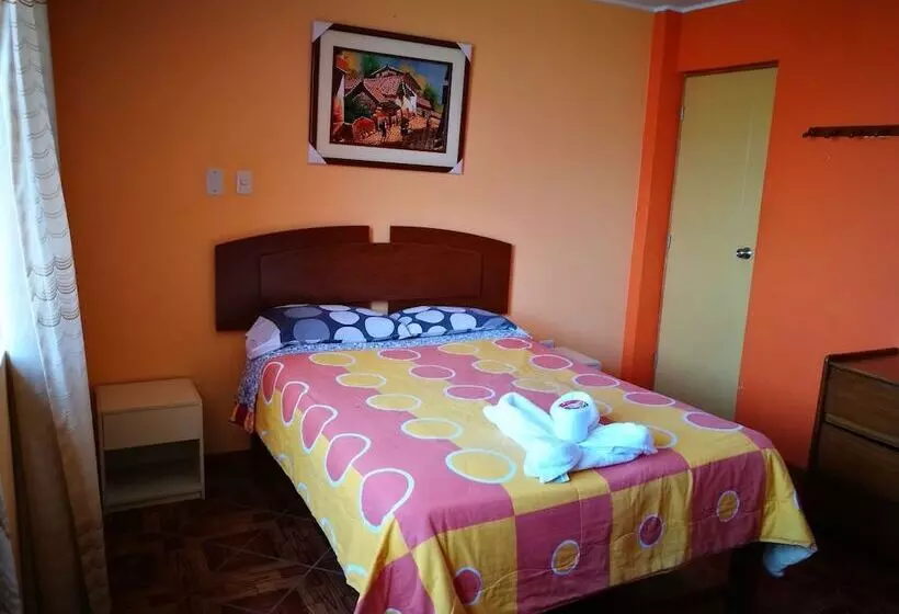 Hostal Shalom