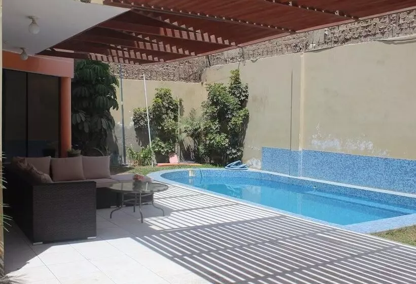 Hostal Shalom