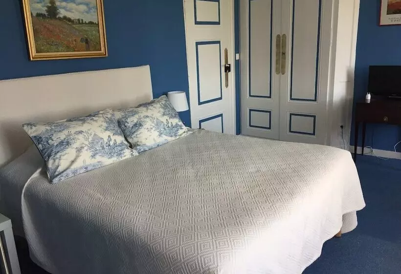 ホテル Château De Colombier