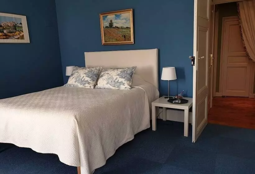 ホテル Château De Colombier