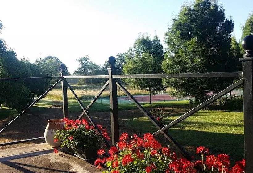 ホテル Château De Colombier