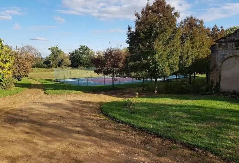 ホテル Château De Colombier