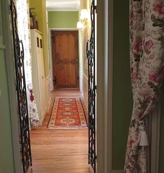 ホテル Château De Colombier