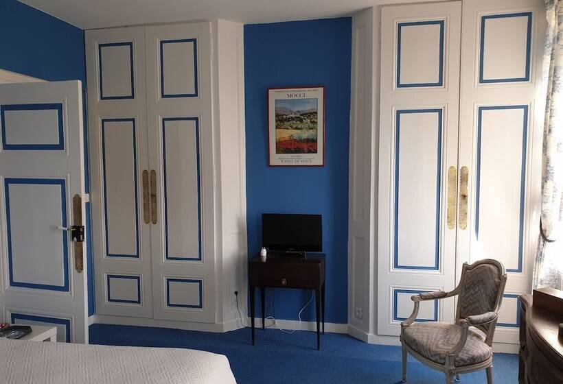 هتل Château De Colombier