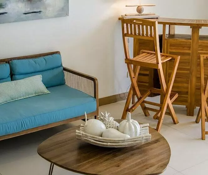 هتل Coral Bay By Dream Escapes