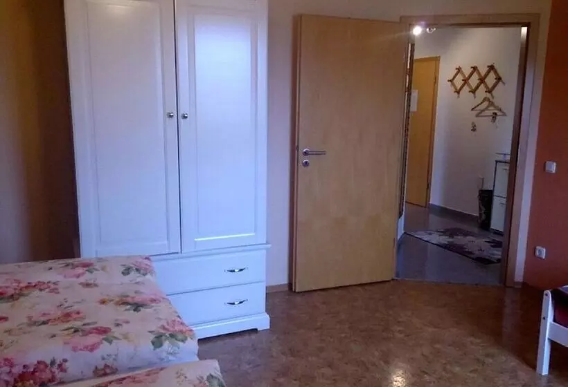 Hotelli Ferienwohnung Maria Waldblick