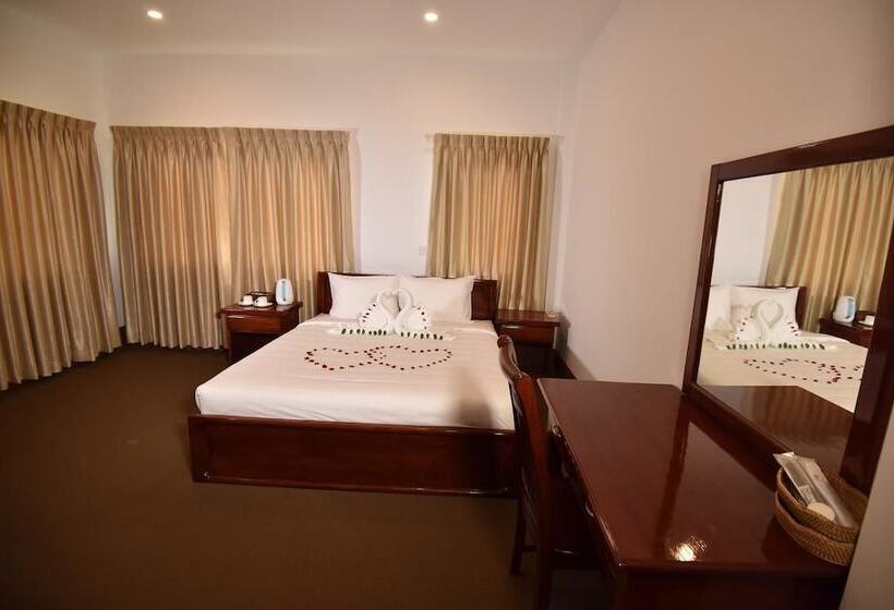 هتل Shwe Thit Pin