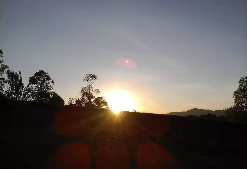 هتل The Crested Crane Bwindi
