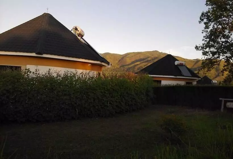 هتل The Crested Crane Bwindi