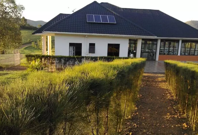 هتل The Crested Crane Bwindi