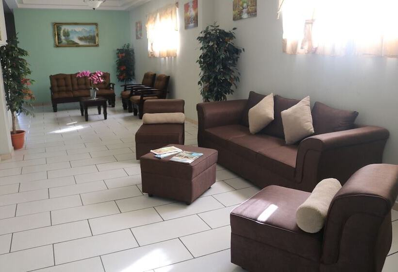 هتل Vista Los Volcanes