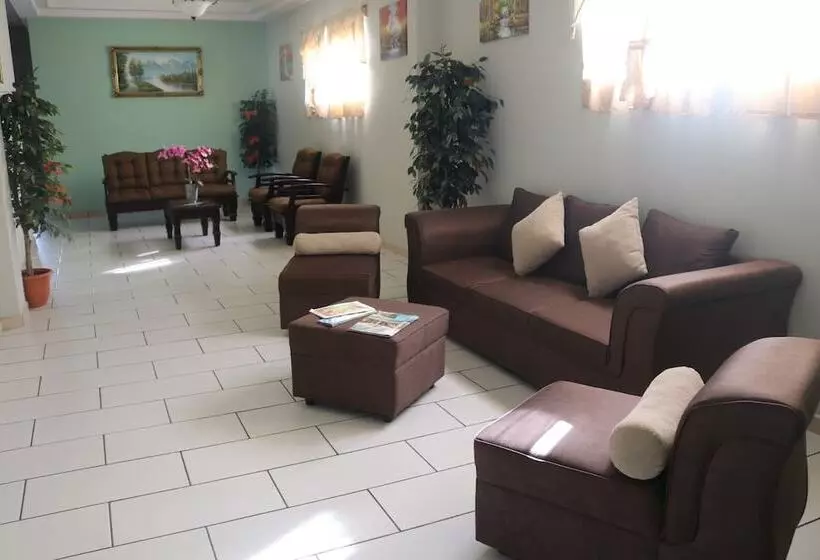 هتل Vista Los Volcanes