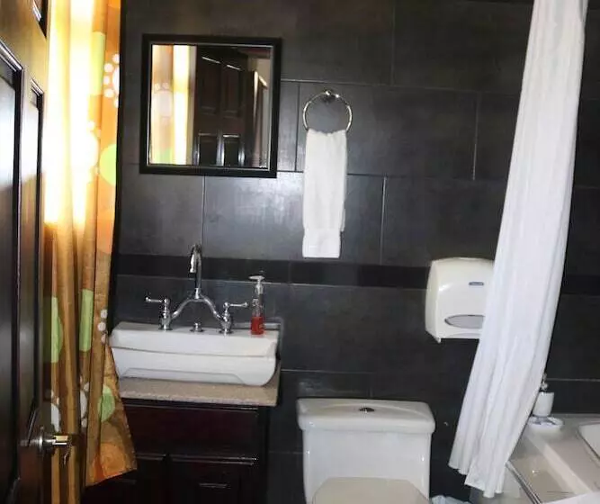 هتل Vista Los Volcanes