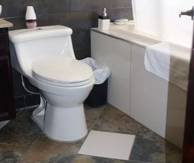 هتل Vista Los Volcanes