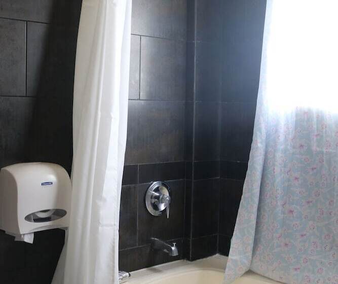 هتل Vista Los Volcanes