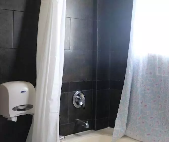 هتل Vista Los Volcanes