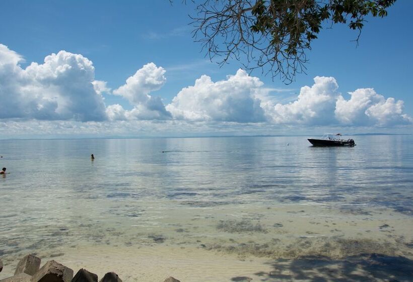 Media Luna Hostel Baru