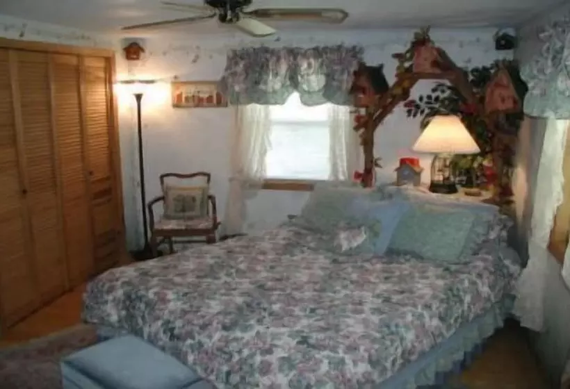 Aamiaismajoitus (B&B) Cliffside By The Falls