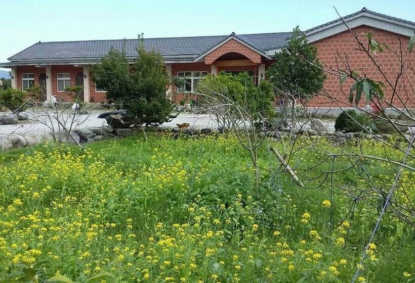 Jiang Shui Village B&b