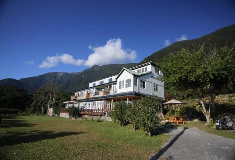 تختخواب و صبحانه Joy Garden