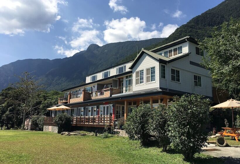 تختخواب و صبحانه Joy Garden