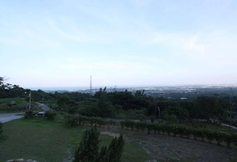 تختخواب و صبحانه Joy Garden