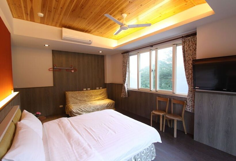 تختخواب و صبحانه Joy Garden