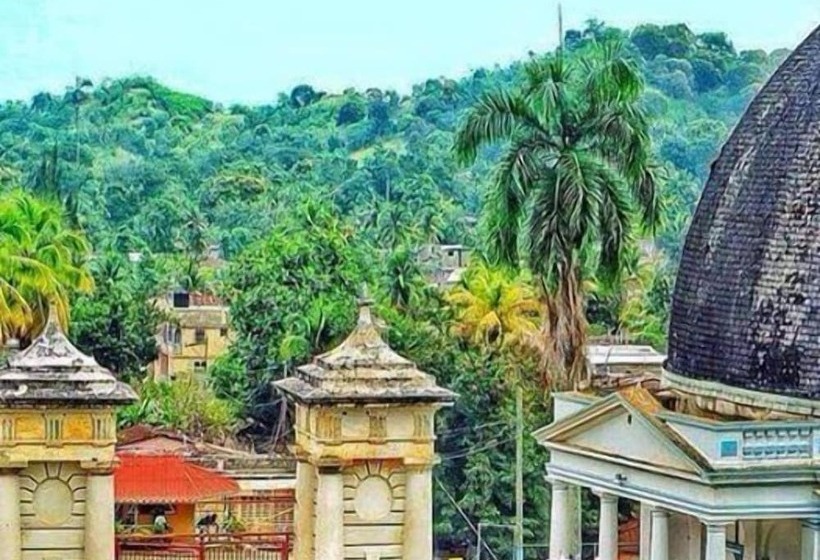 تختخواب و صبحانه La Belle Maison Milot