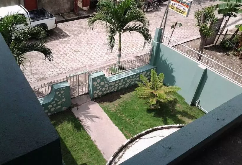 تختخواب و صبحانه La Belle Maison Milot