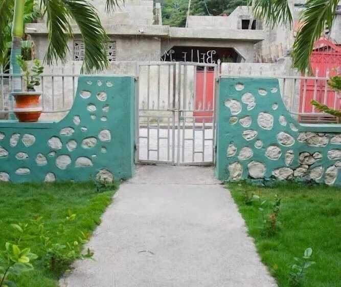 تختخواب و صبحانه La Belle Maison Milot