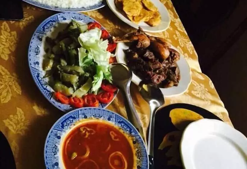 تختخواب و صبحانه La Belle Maison Milot