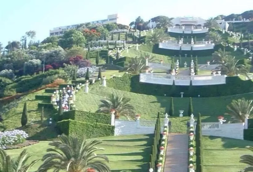 تختخواب و صبحانه La Belle Maison Milot