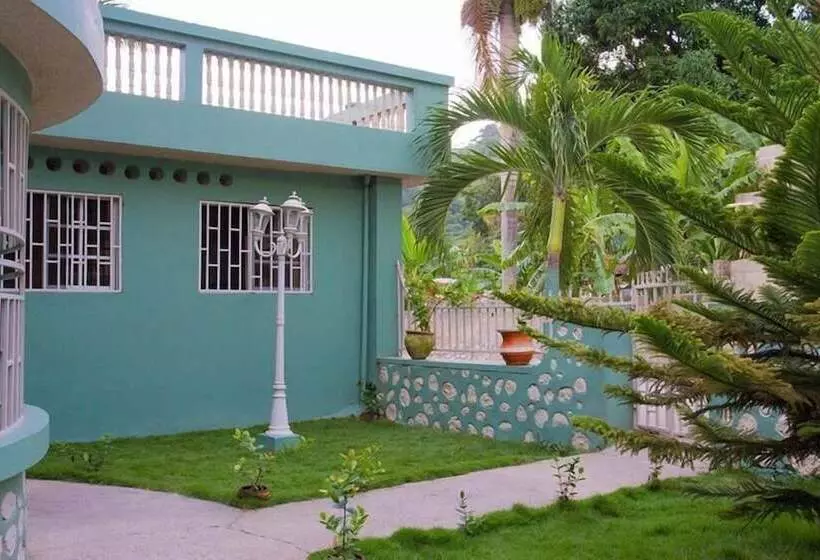 تختخواب و صبحانه La Belle Maison Milot