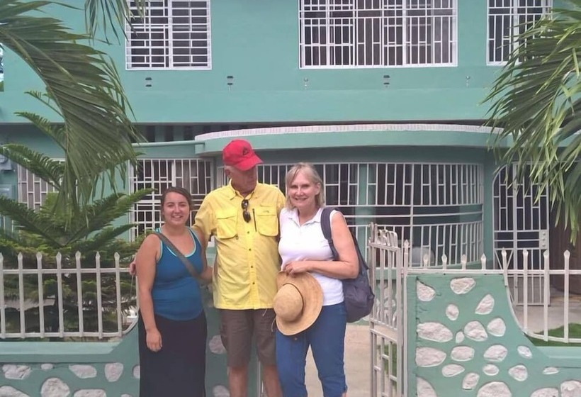 تختخواب و صبحانه La Belle Maison Milot