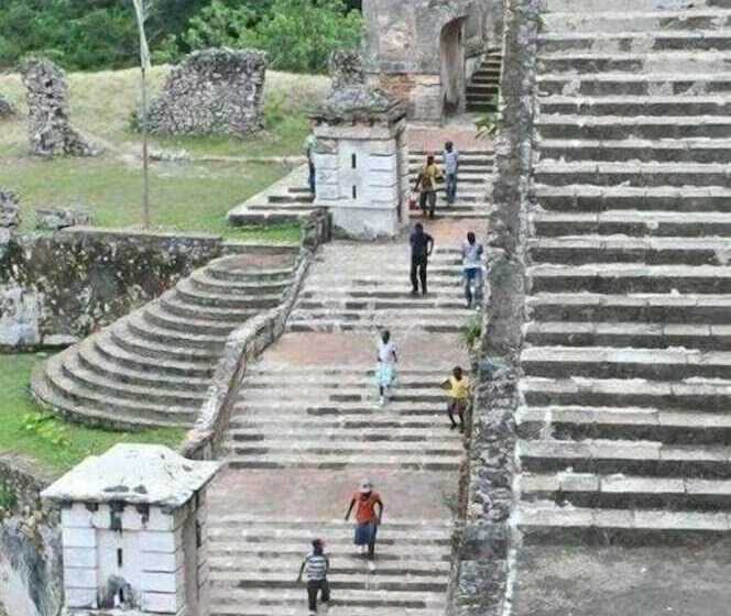 تختخواب و صبحانه La Belle Maison Milot