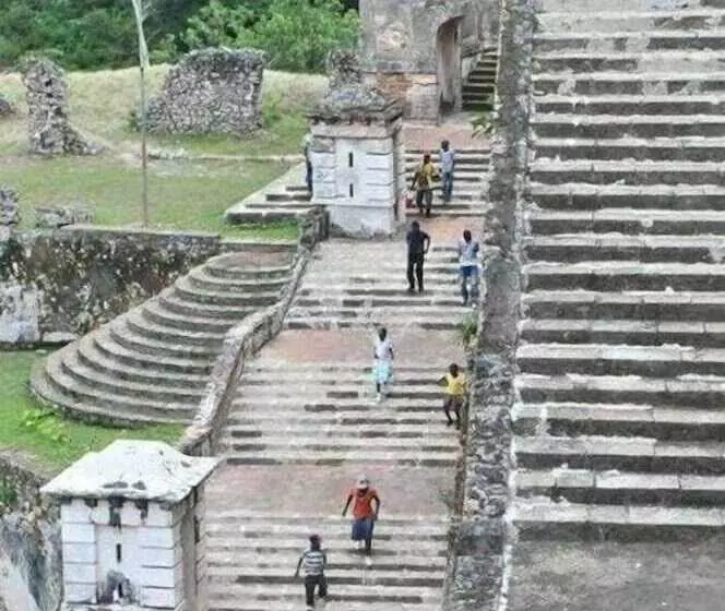 تختخواب و صبحانه La Belle Maison Milot