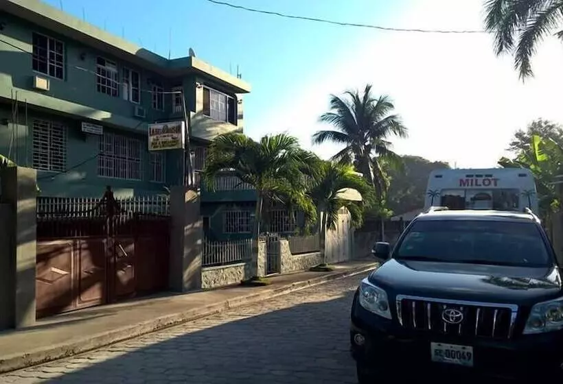 تختخواب و صبحانه La Belle Maison Milot