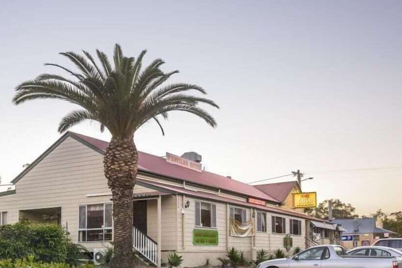 D Aguilar Hotel Motel