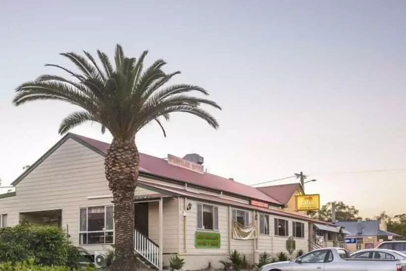 D Aguilar Hotel Motel