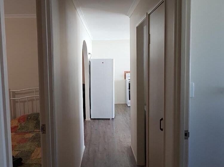 D Aguilar Hotel Motel