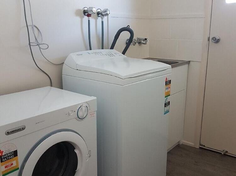 D Aguilar Hotel Motel