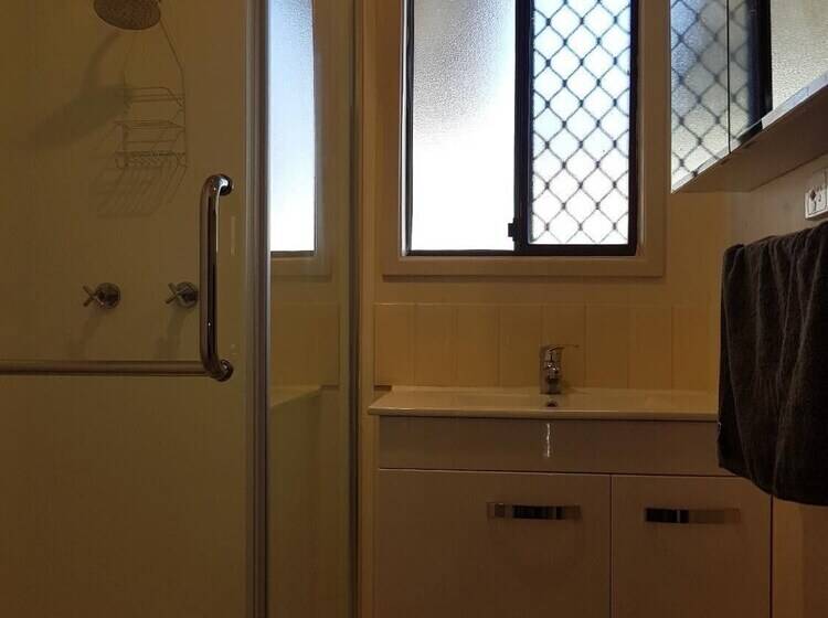 D Aguilar Hotel Motel