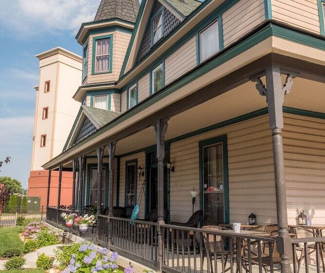 Dennison Street Inn Bed & Breakfast