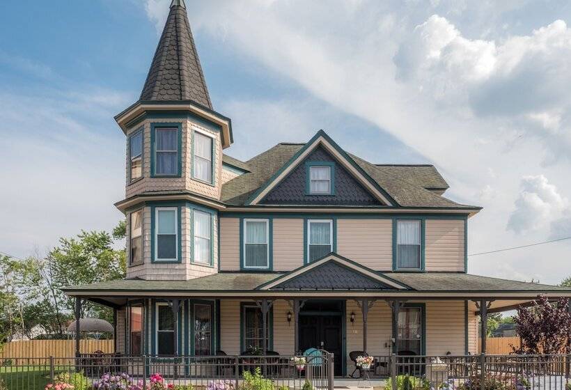 Dennison Street Inn Bed & Breakfast