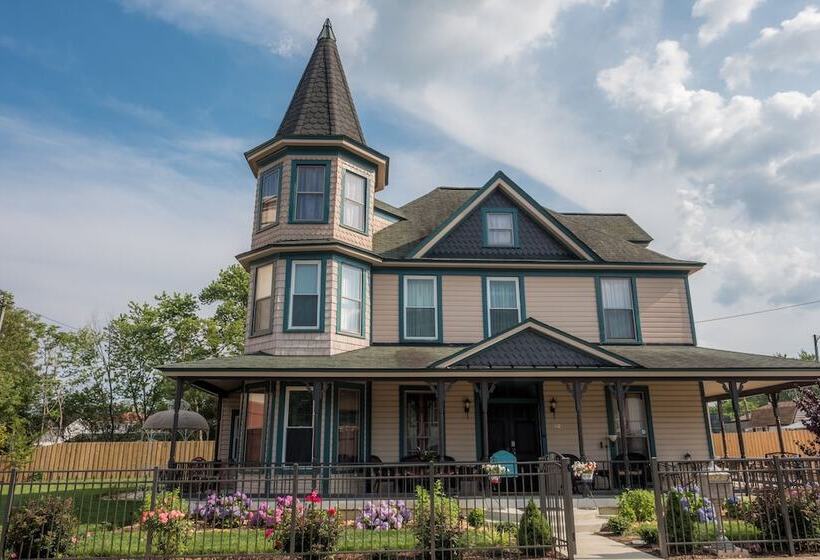 Dennison Street Inn Bed & Breakfast