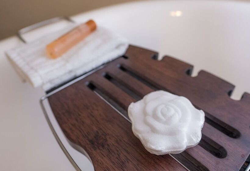 Dennison Street Inn Bed & Breakfast